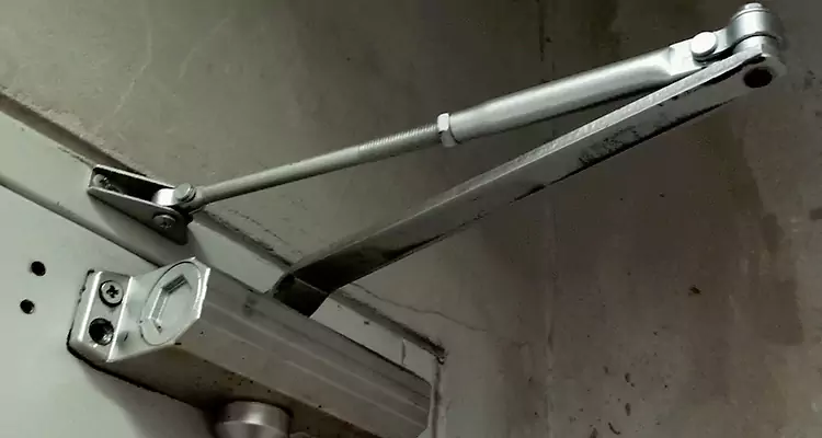 Door Closer Oil Leak Repair in Egypt Lake-Leto, FL