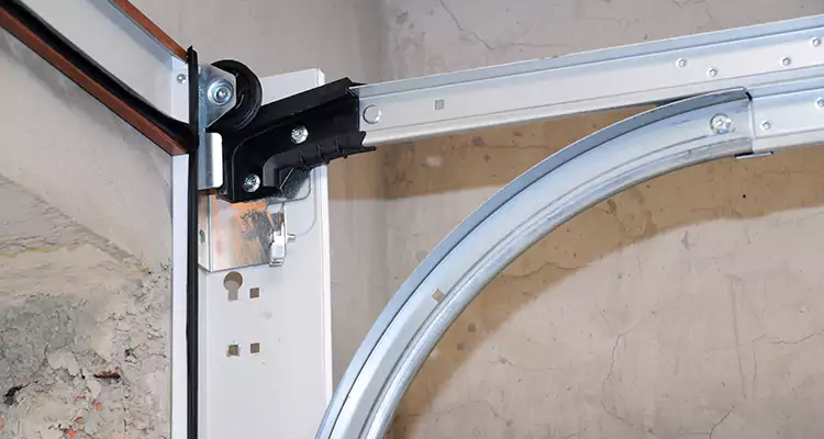 Maintain Liftmaster Garage Door Off Track in Egypt Lake-Leto, FL